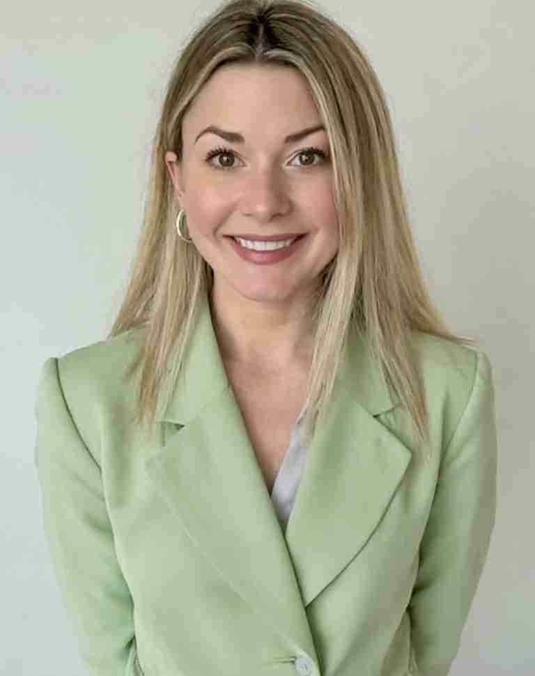 headshot of Cassie Steepe