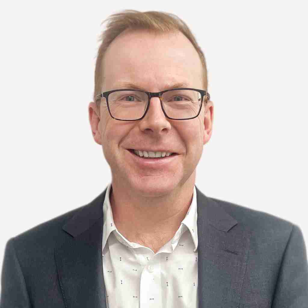 headshot of Andrew Lechelt