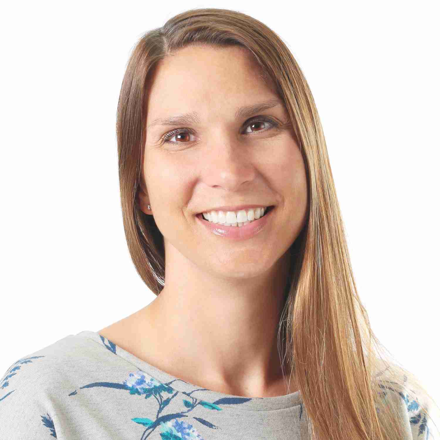 headshot of Lyndsay Orr